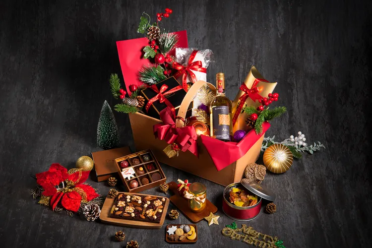 台北遠東香格里拉節慶限定禮籃「聖誕精品禮籃」4,580元。業者提供