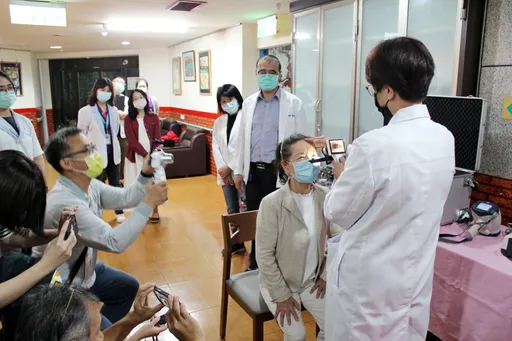 企業樂捐助偏鄉眼科醫師 台東醫院特需視能中心今揭牌