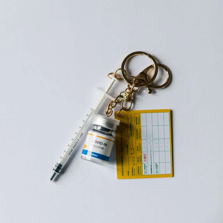 Q版疫苗鑰匙圈。新竹市府提供
