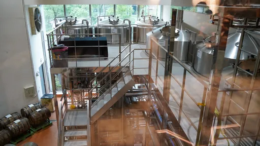 新北第一間精釀啤酒觀光酒廠開幕 2樓高落地觀景窗一覽釀造過程