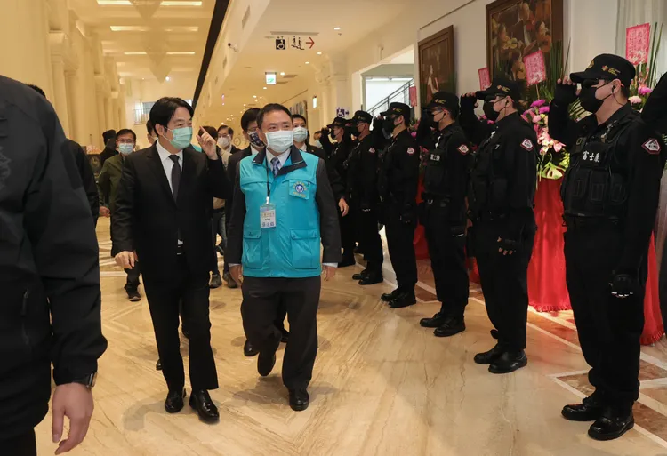 賴清德出席「111年全國保全日慶典活動」，感謝保全夥伴對社區安全及社會治安的貢獻。總統府提供