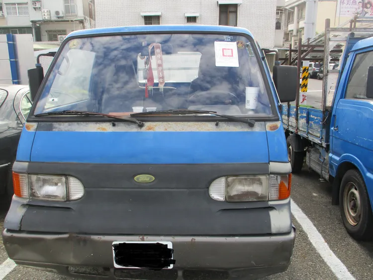 台南分署查封義務人貨車。行政執行署提供