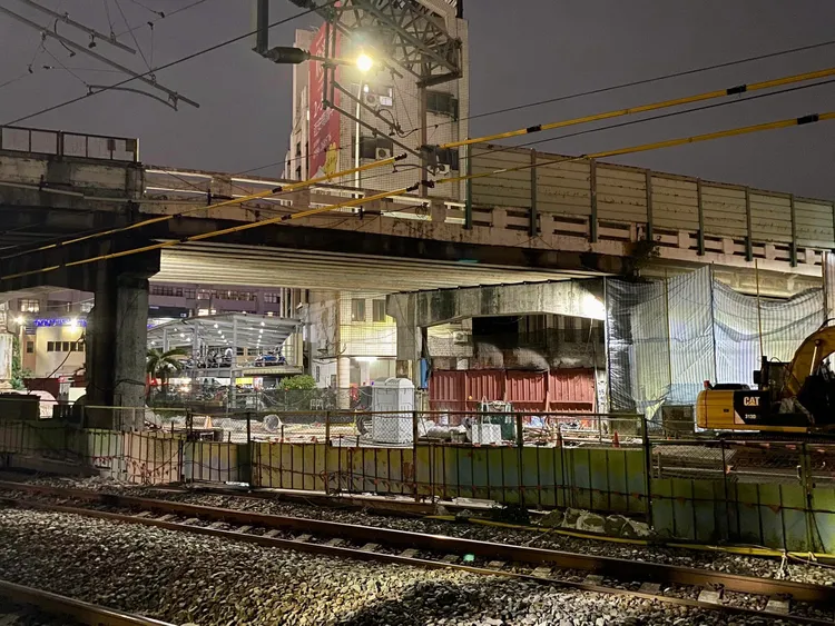 陸橋因鐵路地下化工程，將封閉施工。取自臉書台南式