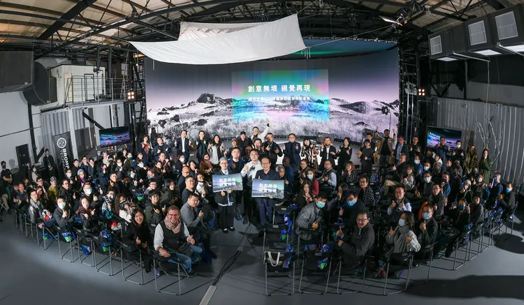 再現影像攜手友達光電在中影製片廠打造全台灣第一座擁有拍攝場景、內容製作、技術指導、設備租借一站式完整虛擬製作服務的LED攝影棚。再現影像提供