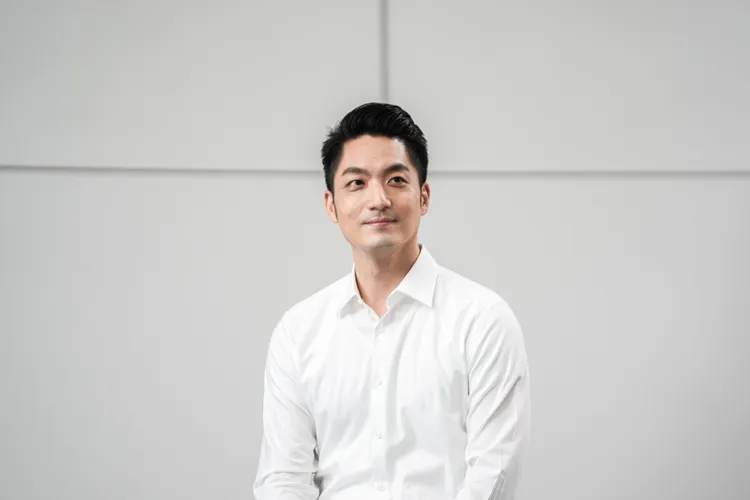 準台北市長蔣萬安的高學歷跟人夫屬性，狂吸婆媽粉絲票。翻攝自蔣萬安臉書