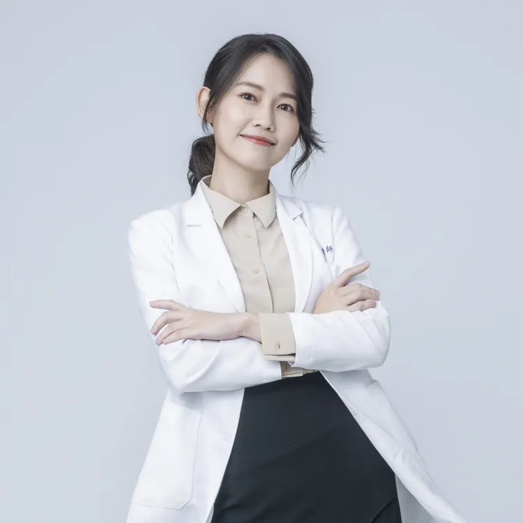  「美女醫師」吳欣岱雖然本次選舉鎩羽而歸，但她知性專業的形象仍吸引不少死忠粉絲。翻攝自吳欣岱＠台灣基進臉書