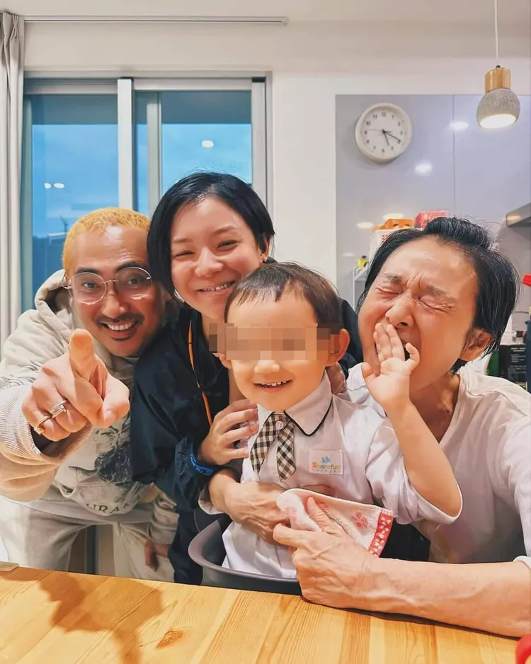 歐陽靖今宣布離婚。翻攝歐陽靖臉書