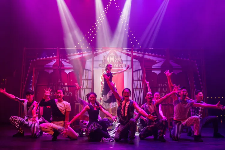 台南晶英攜手FOCA福爾摩沙馬戲團，舉辦全台首場「奇幻馬戲之夜」跨年派對。業者提供