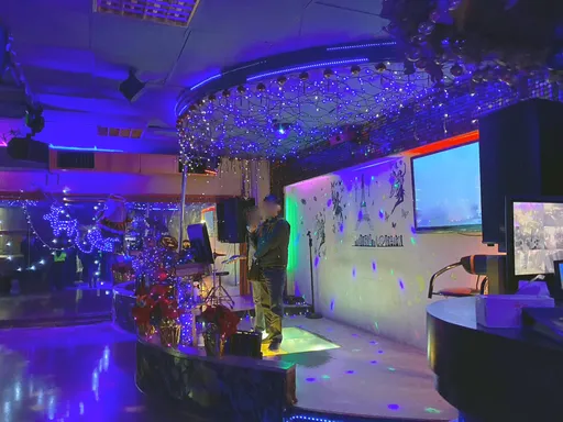 500坪卡拉OK藏工業區 累罰336萬也不怕!新北市府鐵腕斷水電再開單