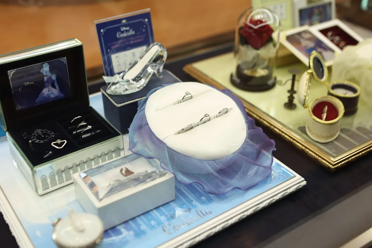 巨蟹岁末年终购买商品来犒赏自己。示意图／翁玉信摄