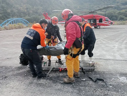 攀卓社大山13連峰　遭落石擊中！隊友目睹他墜20米深谷亡