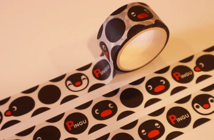 單筆消費滿499元，送PINGU表情包紙膠帶。業者提供