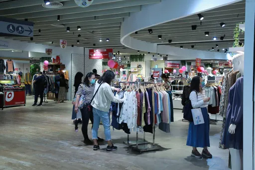 20多歲男網購到欠債! 精神科醫驚:購物癖上身了