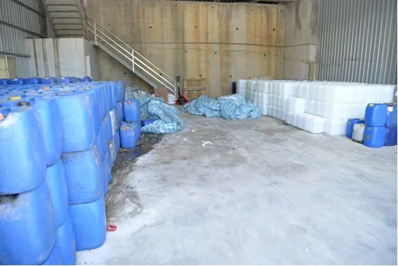 五股倉庫存放之化學原料。調查局提供