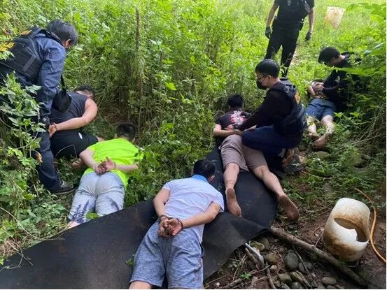 洪男等5嫌被逮。調查局提供