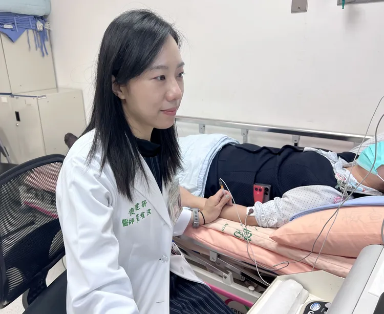 董宥汝進行神經肌電圖檢查找病因。奇美醫院提供