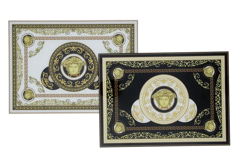 VERSACE Medusa Gala壓克力餐墊套組，1萬4000元。品牌提供