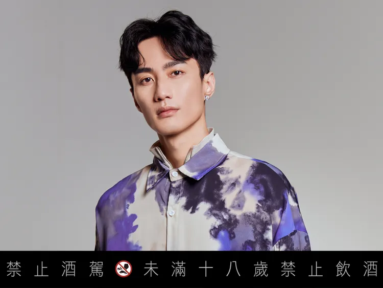 〈台北直直撞〉絕對會在英宏歌單裡呀！其他還有〈我想和你瞎〉、〈跳鍾馗〉等。