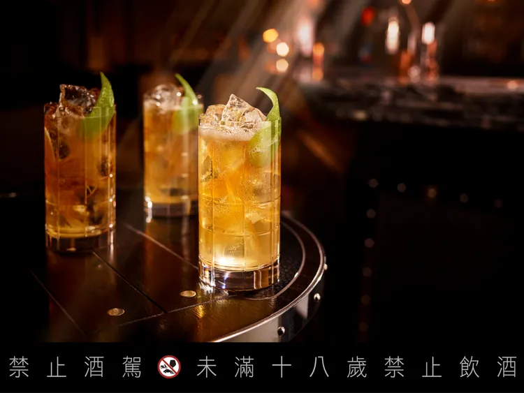 由人頭馬1738特優香檳干邑所製作出的調酒