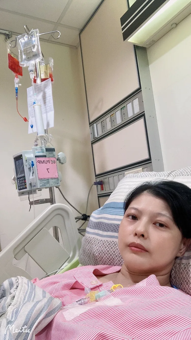 今年初懷有身孕的顏伶安證實罹患乳癌，住進醫院準備接受化療。顏伶安提供