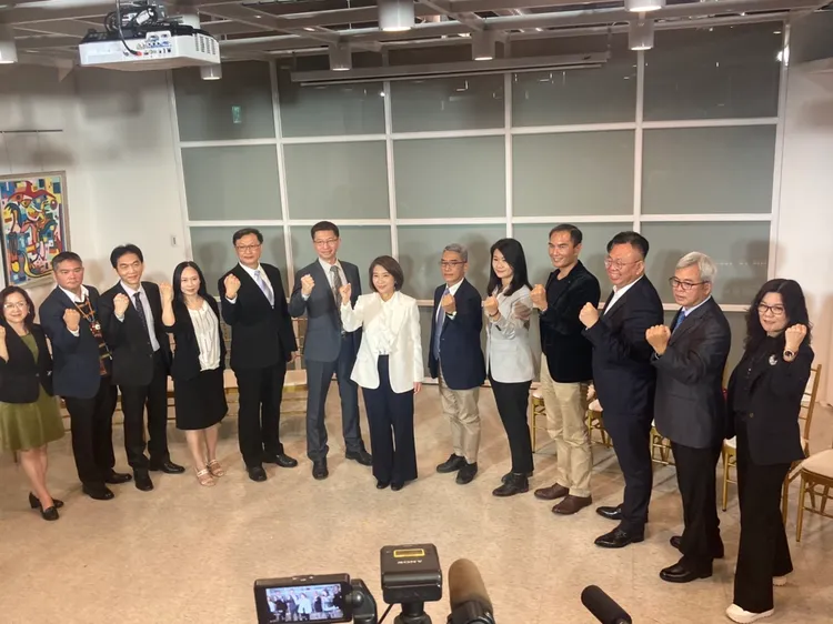 屏東縣府小內閣亮相。陳宏銘攝