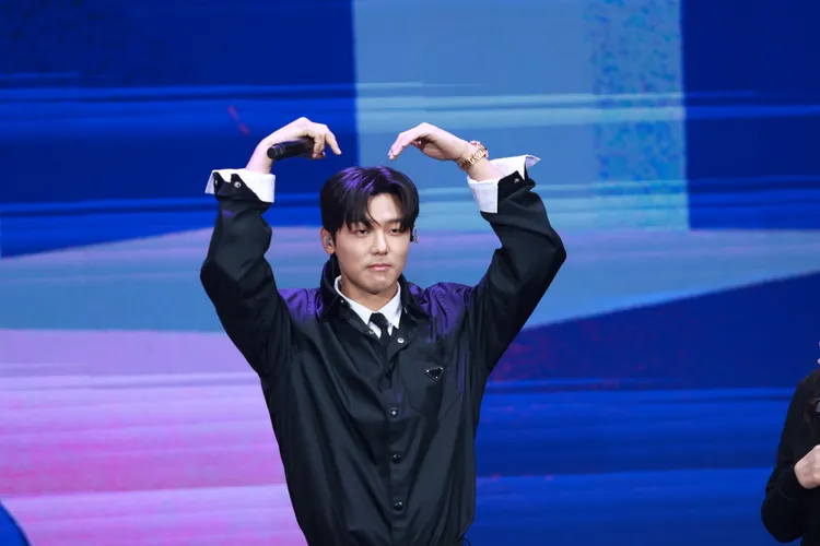 姜敏赫向台灣粉絲送上愛心。趙世平攝