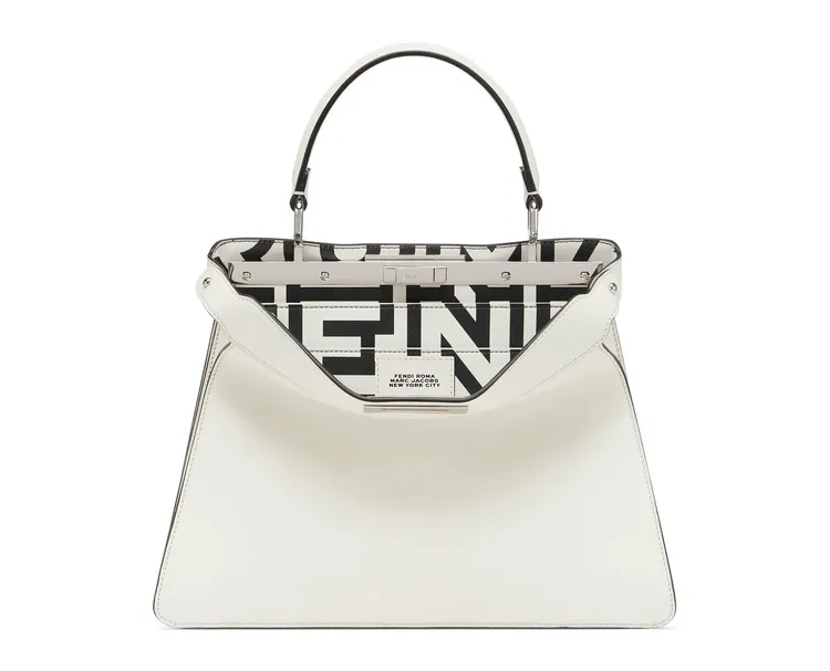 FENDI ROME限定系列Peekaboo ISeeU中型款手提肩背包，18萬2000元。品牌提供