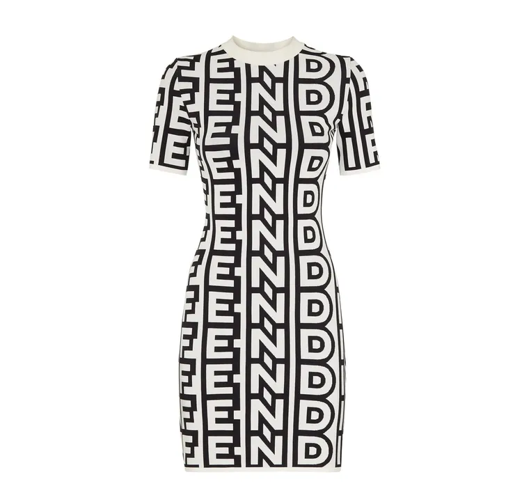 FENDI ROME限定系列洋裝，5萬9000元。品牌提供