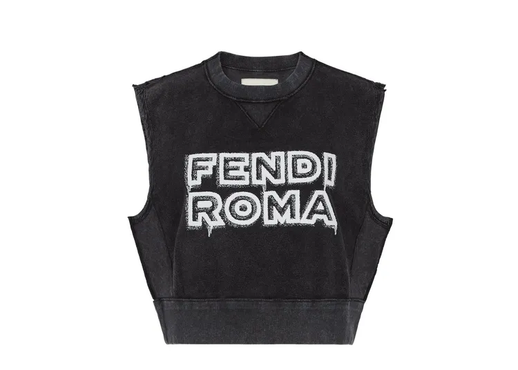 FENDI ROME logo背心，3萬500元。品牌提供