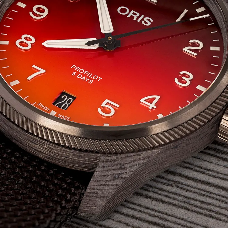 Coulson Aviation錶款採用錶壇首見的3D列印碳纖維技術打造出輕盈錶殼，整只錶重量僅有65公克。品牌提供