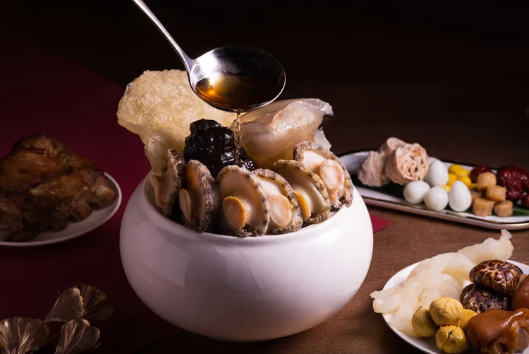 花膠鮑煨聚寶盆，單點價3280元。業者提供