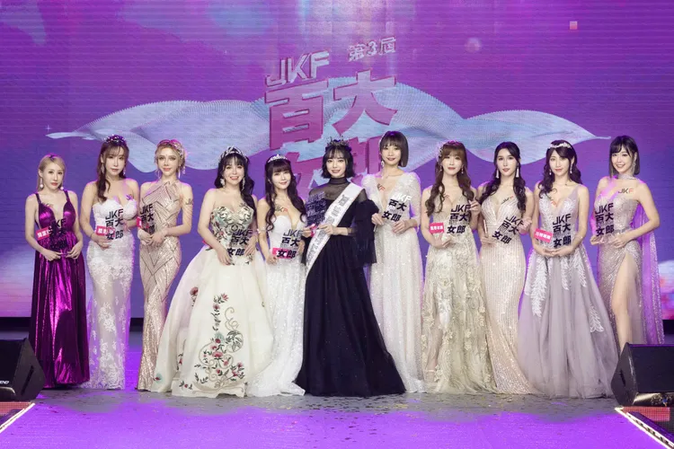 JKF旗下有眾多女郎。JKF提供