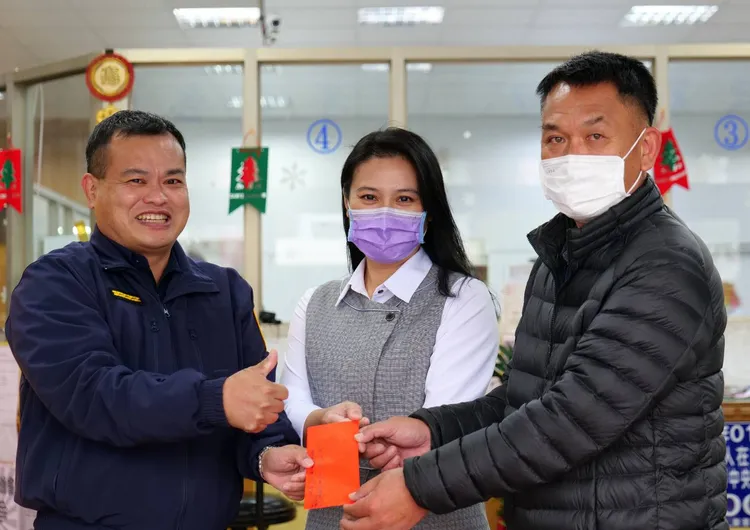 成功分局感謝新港區漁會的行員協助。成功分局提供