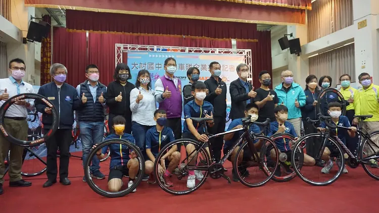 正新與美利達兩大在地國際企業的支援，讓大村國中對發展自由車運動相當有自信。校方提供