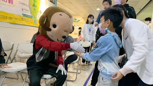 「擁抱慢慢猴」療癒遲緩兒 門諾醫院:6歲前是黃金治療期