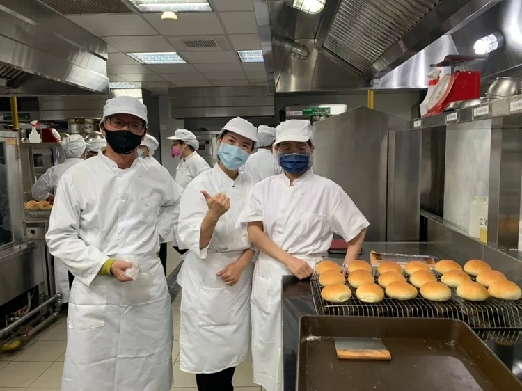 新北市勞工局在國中技藝班推動勞動權益課程，引導國民中學學子們試探未來職涯方向，體會工作與生活平衡。新北市府提供