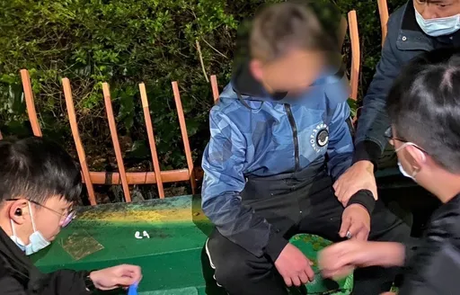 販賣有錢人喝的咖啡包　4警埋伏蒐證逮販毒男