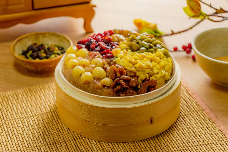 開運八寶芋泥，嚴選大甲芋頭與天然桂花蜜，甜蜜過年無負擔。業者提供