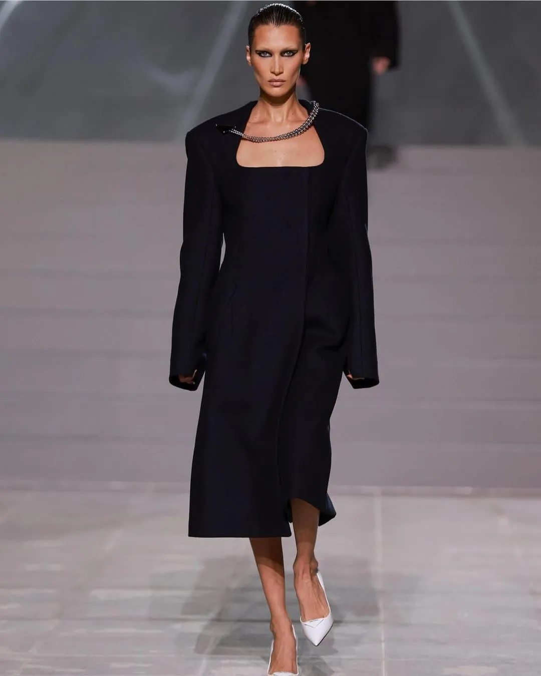 26岁美国名模Bella Hadid。翻摄bellahadid IG