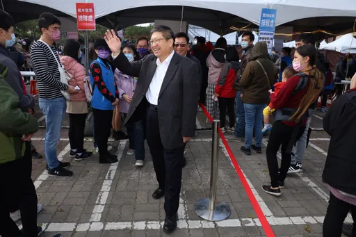 竹县跨年晚会发票换摸彩券 县长杨文科祝乡亲中大奖