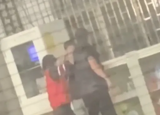 白爛男膽敢在加油站抽菸 不聽勸還打人!下場曝光