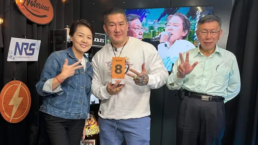 館長突po黑底白字「謝謝媽媽養育之恩」　柯文哲：館長節哀