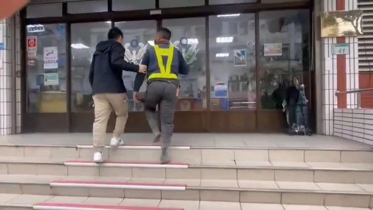 警方查獲周男到案。桃園警分局提供