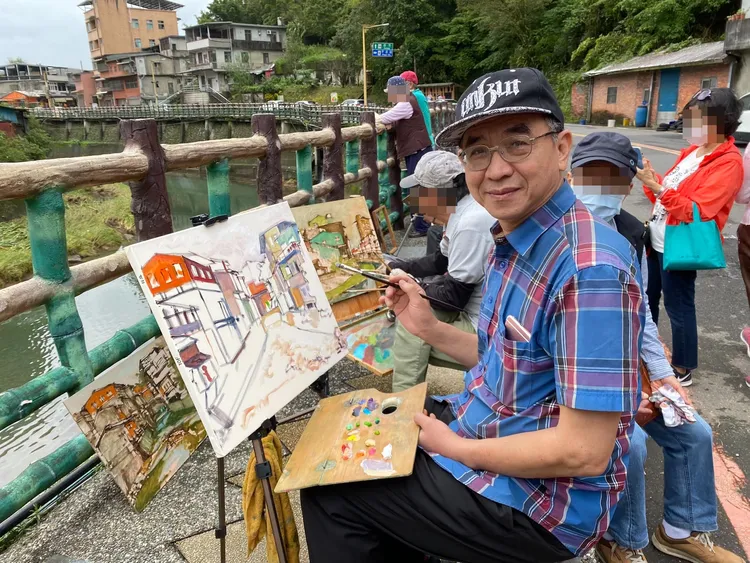 黃重生身兼美術與聲樂教師，在藝壇小有名氣。翻攝黃重生臉書