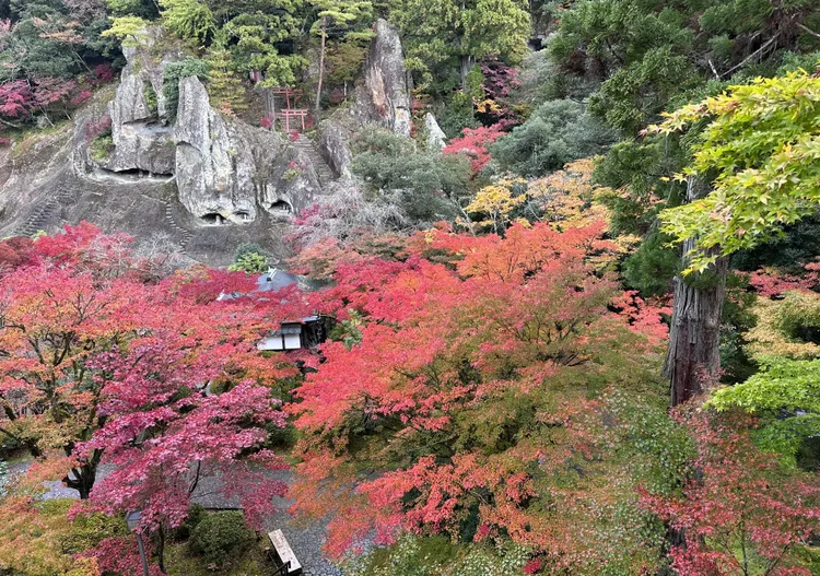 位在小松市擁有千年歷史的那谷寺，是石川縣有名的賞楓景點。石川縣台灣推廣事務所