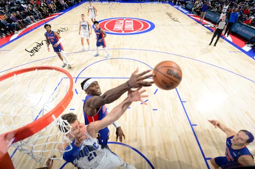 火爆籃球場又來了!NBA魔術戰活塞推擠+肘擊都來 差點引發大亂鬥