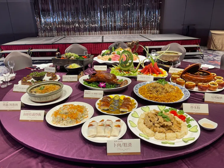 宜蘭縣溫泉產業發展協會號召礁溪12家五星級飯店與餐廳主廚拿手大菜、結合在地10家伴手禮業者，共同推廣礁溪好湯、美食、伴手禮。宜蘭縣溫泉產業發展協會提供