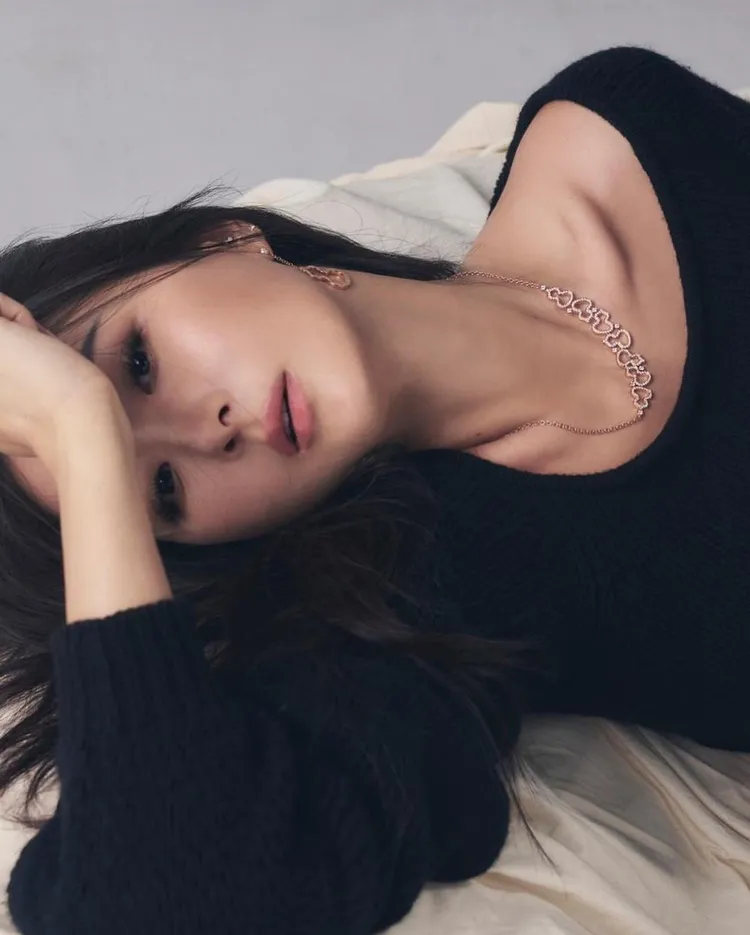 孫芸芸每次自拍美照，都像是在拍時尚大片。翻攝aimeeyunyunsun IG