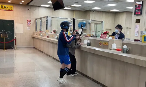 世足賭徒背鉅債搶銀行 北市警防搶演練劇情超展開