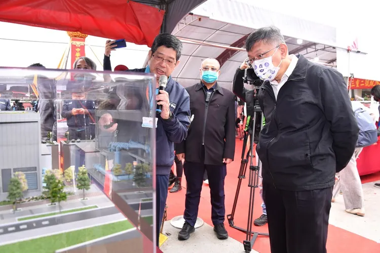 柯文哲出席三重二號配水池暨加壓站工程動土典禮。台北市政府提供